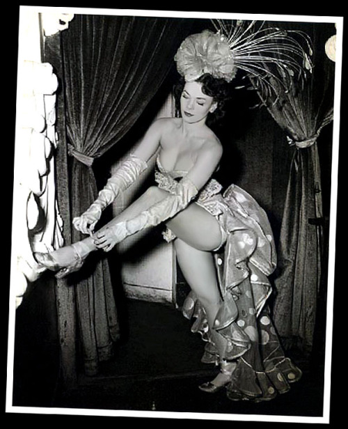Showgirl at NYC’s ‘Latin Quarter’ adult photos