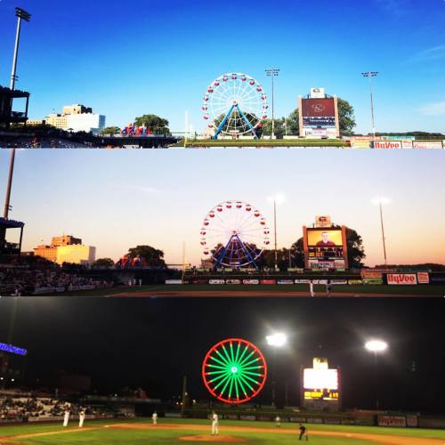 #Sunset on the #ferriswheel at the ball park! #baseball #riverbandits (at Modern Woodmen Park)