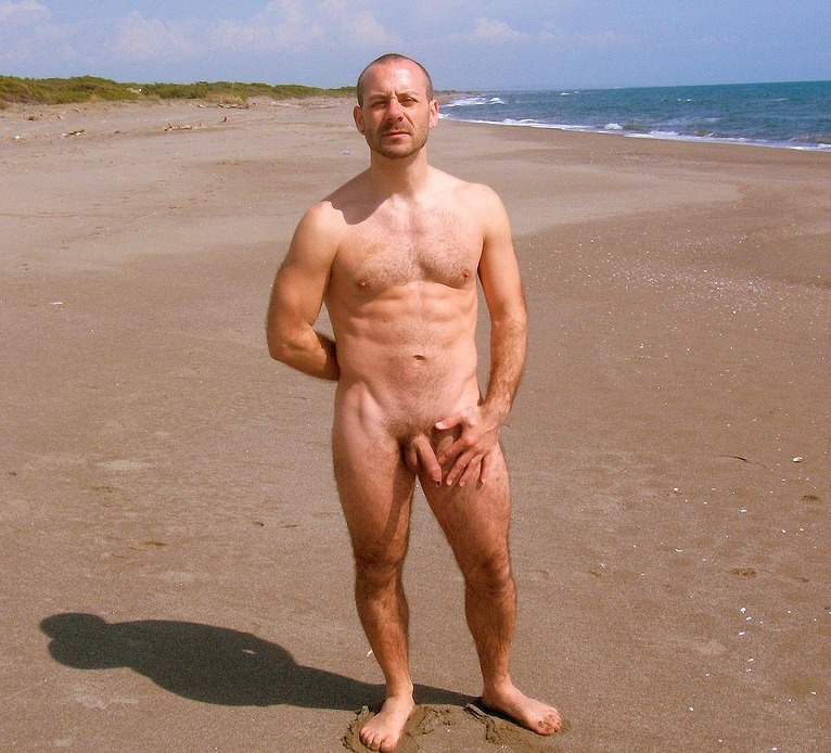 Les hommes naturistes