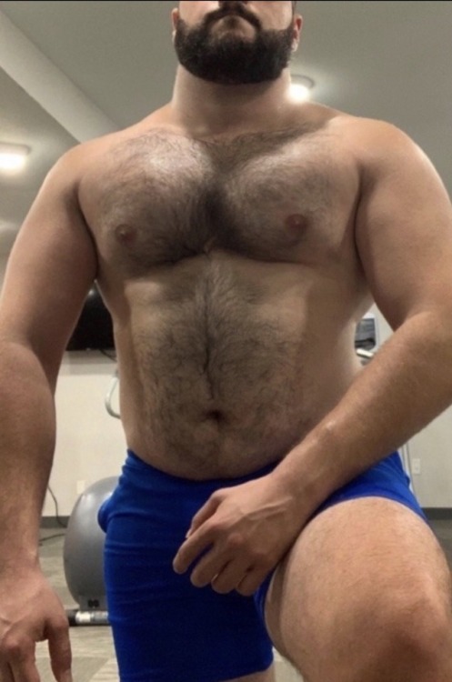 Sex max14me:      growing CUB in blue gym pictures