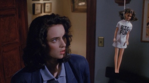 freezefilm: Heathers (1988) dir. Michael Lehmann