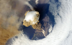 blazepress:  The eruption of Sarychev captured by the International Space Station.