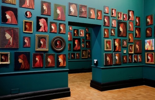 hifas:Fabiola by Francis AlÿsFabiola is an installation of over 300 painted copies and reproductions