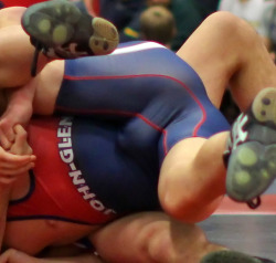 davidbinion:  sport-naked:  http://sport-naked.tumblr.com/  So wrestling is a straight sport 