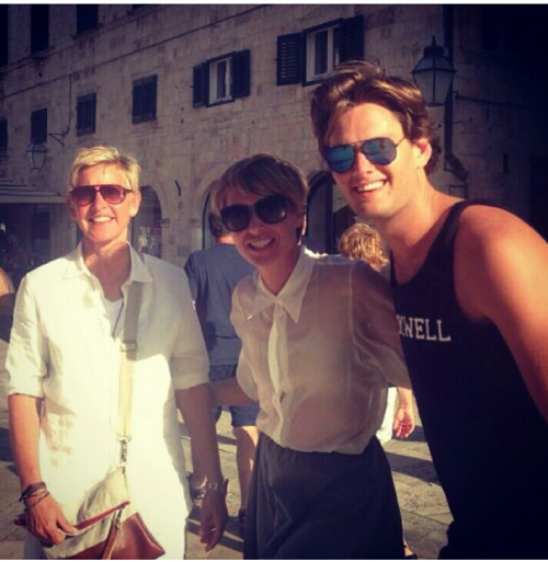 ellenandportiatruelove:  Ellen and Portia at Kings Landing in Dubrovnik  Is Ellen holding Portia&