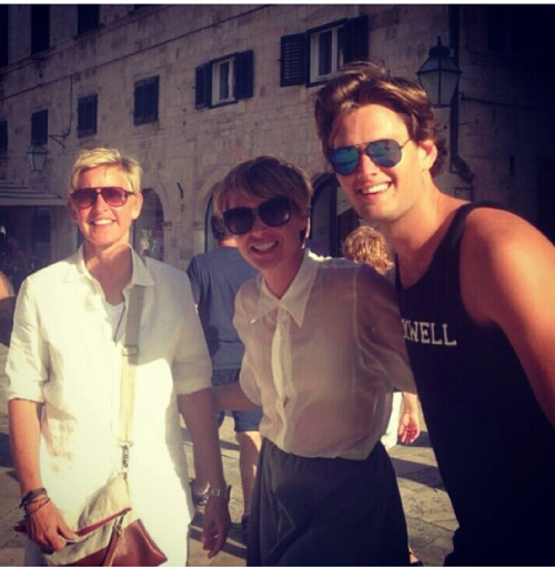 ellenandportiatruelove:Ellen and Portia at Kings Landing in DubrovnikIs Ellen holding Portia&rsq