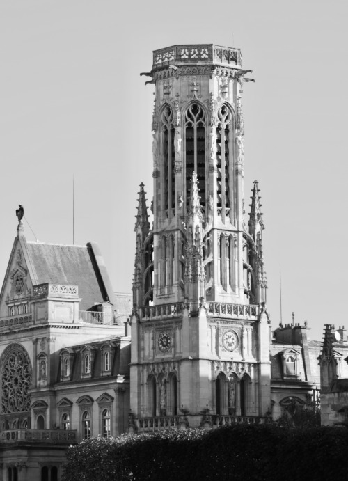 Saint-Germain-l'Auxerrois, Paris, 2017.Across the Place du Louvre from the street’s namesake museum,