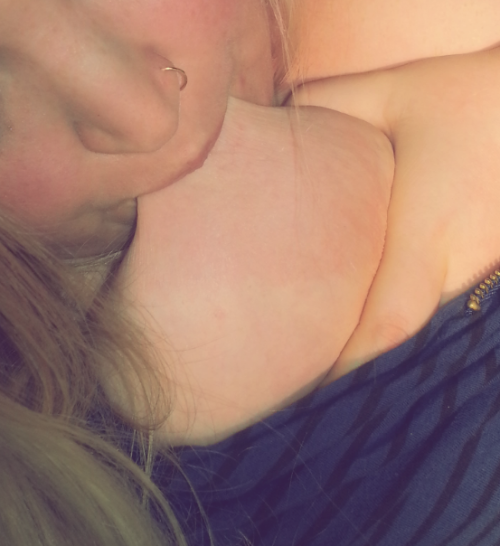 alice-is-wet:  How I’m getting through my bad day. Feeling down? Feeling anxious?  Overwhelmed at work? Nurse on your own nipple! ^_^ Xoxo Alice