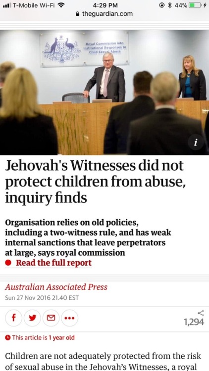 onecornerface:  neurodivergent-karen:  mama-kit:  angelbabyspice:  saints4satan:   Do me a favor and reblog this. Jehovah’s Witnesses are a high control cult most known for their door to door evangelicalism work. Recently, they have been outed for their