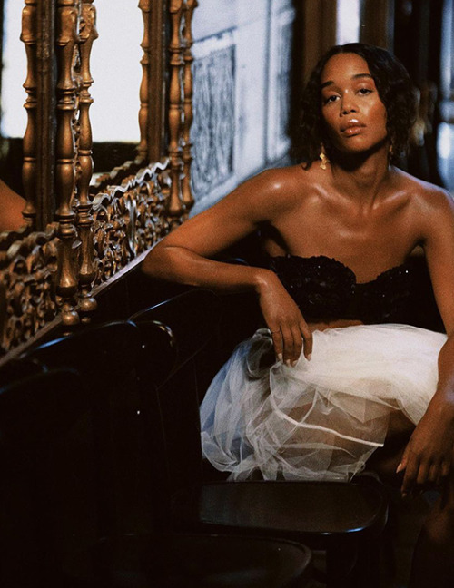 robertsjulias:LAURA HARRIER for InStyle Mexico (December 2020)© Kat Irlin