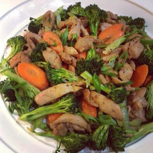 Ginger sesame chicken stir fry, organic vegetables, tamari glaze, nanami togarashi