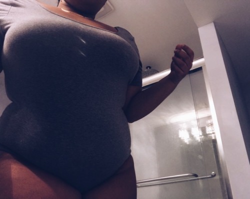 fattt-babe: Sorry ive been so busy guys but ya girl is back and curvier than eva