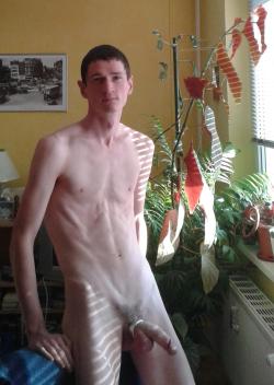 the-bobbybee:  brcrazyforginger:  That’s a hot, pale, tall, big dick, white boy.   with a cock ring  160403       160215