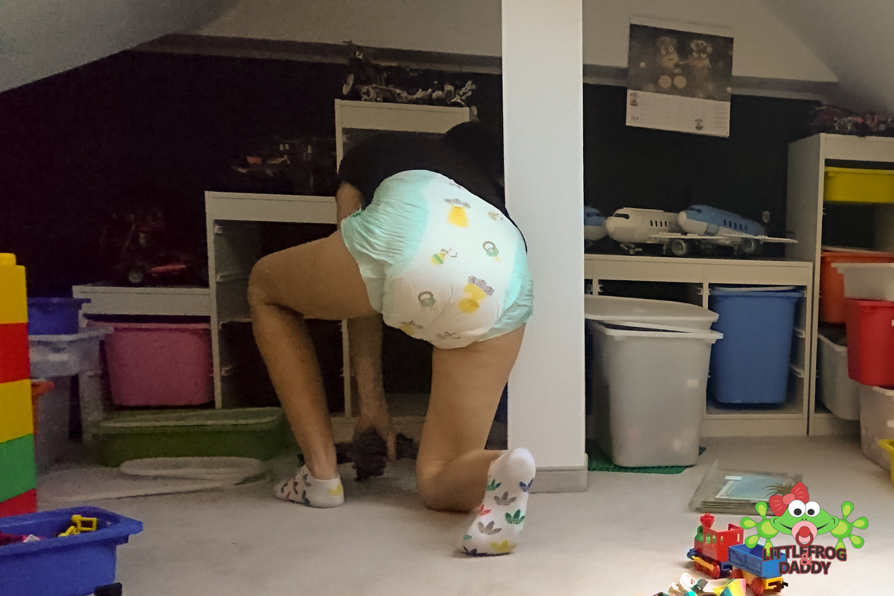 littlefroganddaddy:  Lego Day I played with my lego all day … if you are wondering