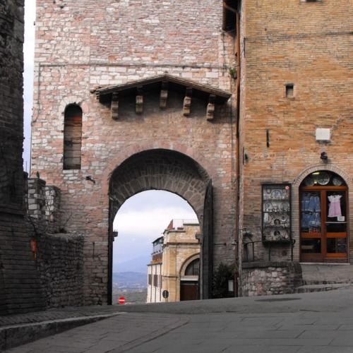 Via con l'arco, Asissi, 2009.