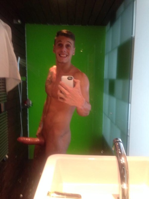 sluttytwinkfag:  Str8 porn stud Chris Diamond
