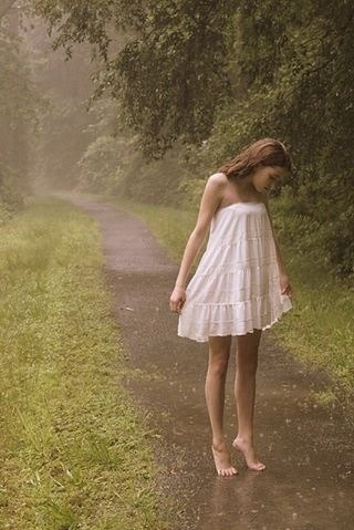 rainbowsapologiseforangryskies:  Today we dance in the gentle pitter patter of the