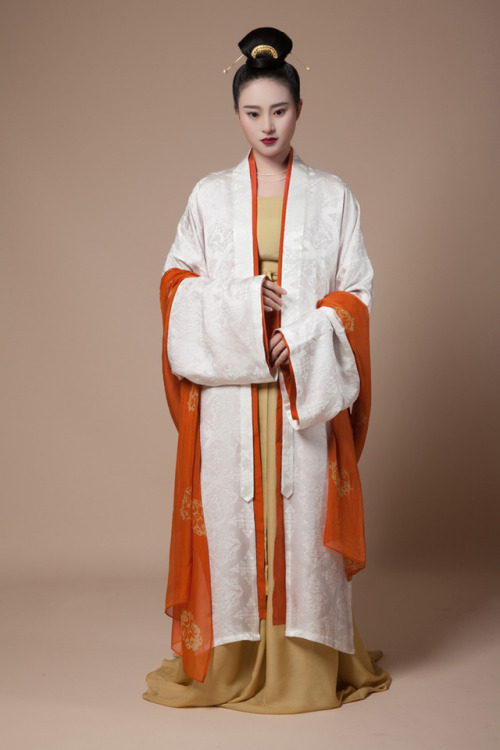 fouryearsofshades:桑纈Traditional Chinese Hanfu.