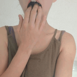 thirstyslut:Panties in the afternoon taste better.
