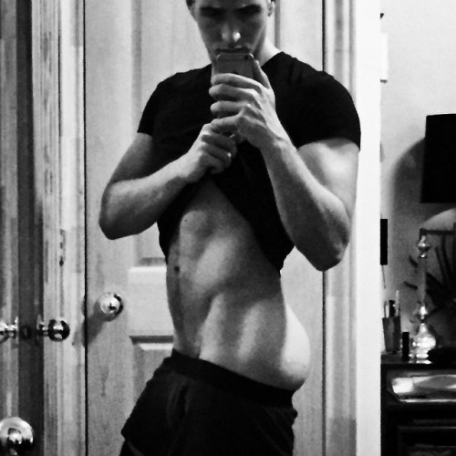 mrauclair:  Living in a world where men can show their ass and be celebrated for it but women can’t. Show your buns for change✌️ 