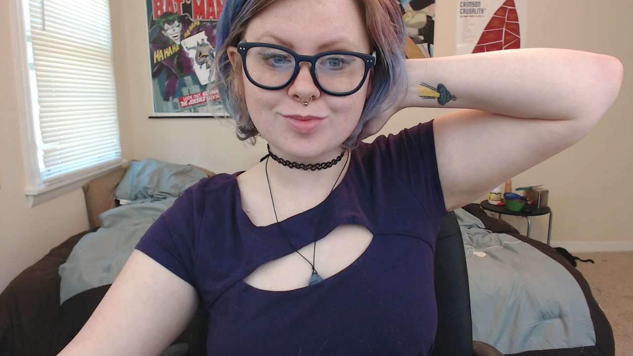 chellesilverstein:    clips4sale | Extralunchmoney| live shows   