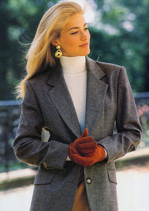 80s-90s-supermodels:Victoria’s Secret 1992Model: Elaine Irwin 