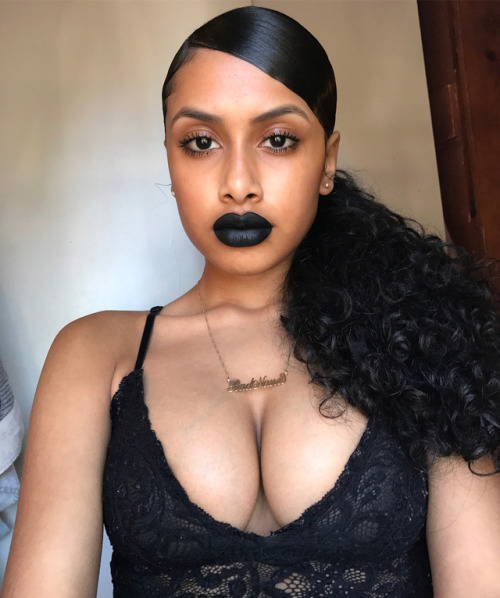 di-zzzy:  ilovewomen2k18: Badnana Fuck