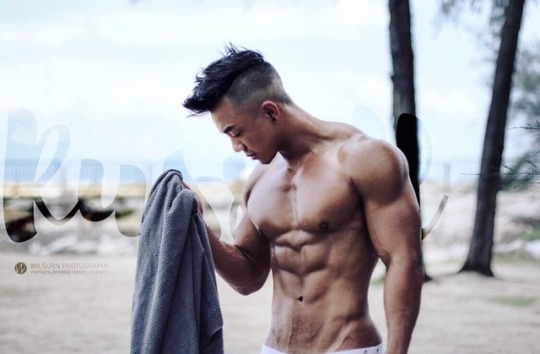 asian-men-x:  Like man and towel.