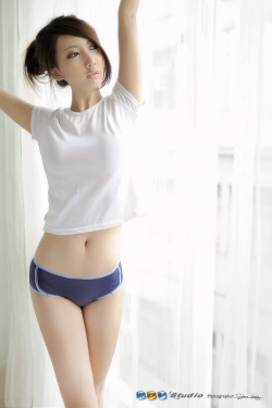 lovely-asians:  Asian babe  Via definitecuties