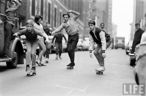 Skateboarding(Bill Eppridge. 1965)