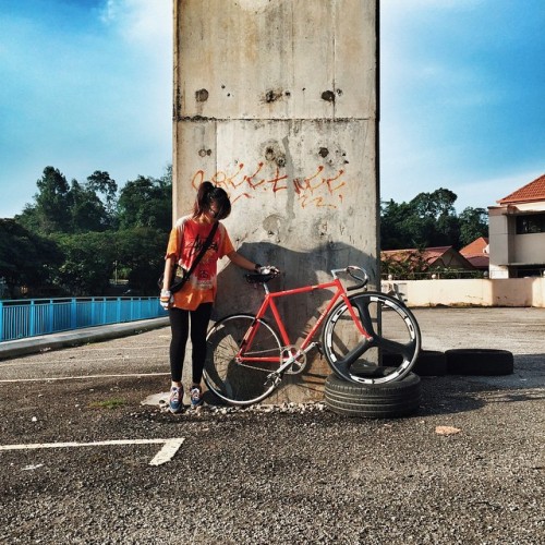baotriplecross:  早起的鸟儿有车踩 Car Free Morning Ride  #lifewithfixed #klfgg #fixiegirls #fixedgear #fixie