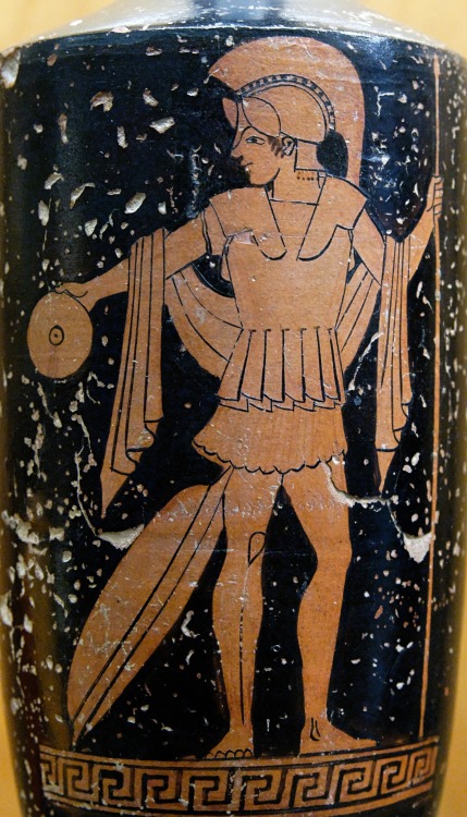 lionofchaeronea:A warrior holding a phiale (dish for pouring libations).  Attic red-figure lekythos,