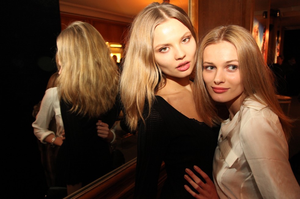 insanity-and-vanity:  faintlyfeline:  Magda and Edita (Magda looks really hot)  Magda