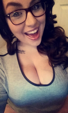 housewifeswag:  I’m on early come say hi!