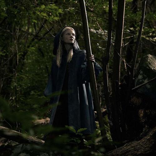 thewitcheronnetflix: Get your first look at Geralt (Henry Cavill), Yennefer (Anya Cholatra), and Cir