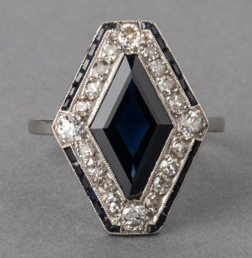 Art Deco Platinum Sapphire and Diamond Ring