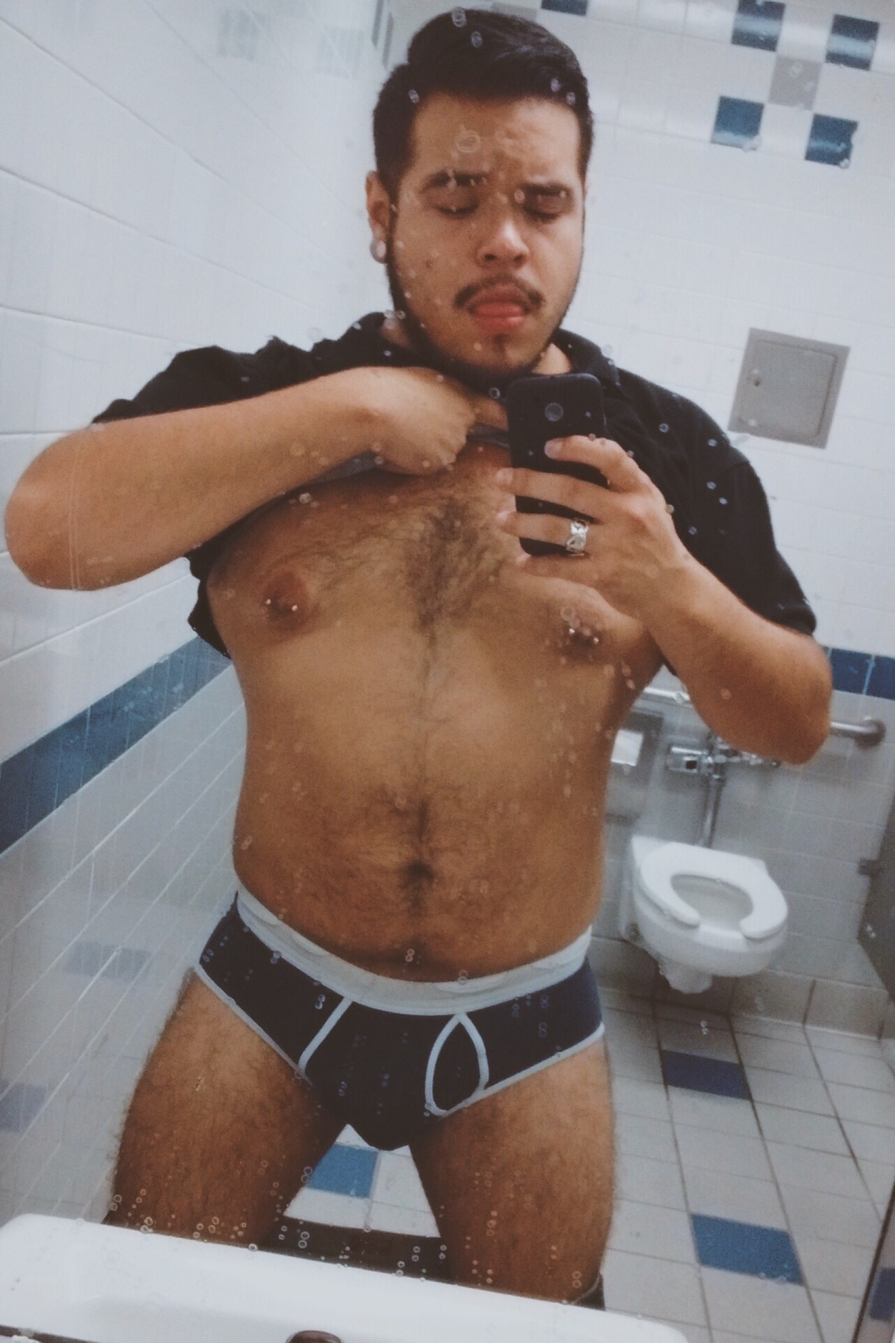 jairc-17: princexxbop:   the mirrors at work are just the dirtiest;  is it meant