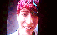 yunhojaejoong:  fans requested him to kiss … jaejoong kissing the camera [♥]  