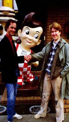 busymicrobes-blog:John Waters and David Lynch meet outside of Bob’s Big Boy restaurant in Los Angeles, 1979.