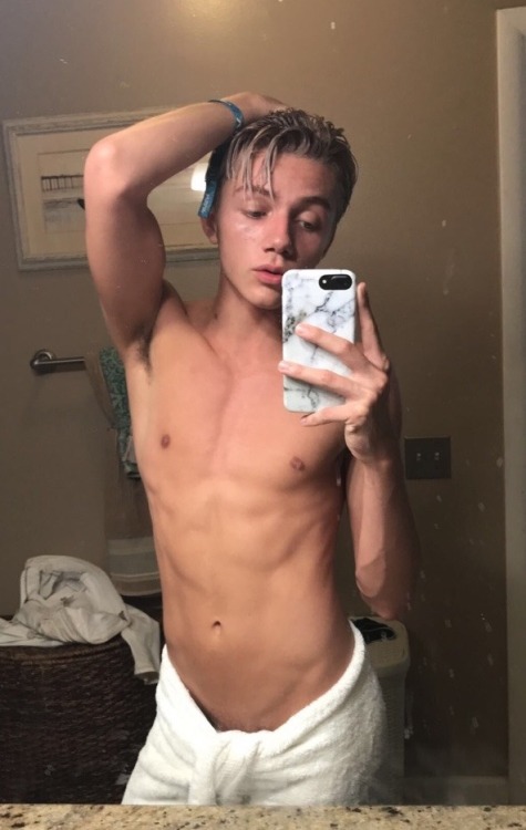 https://horniboisteenbois.tumblr.com/post/168165073135