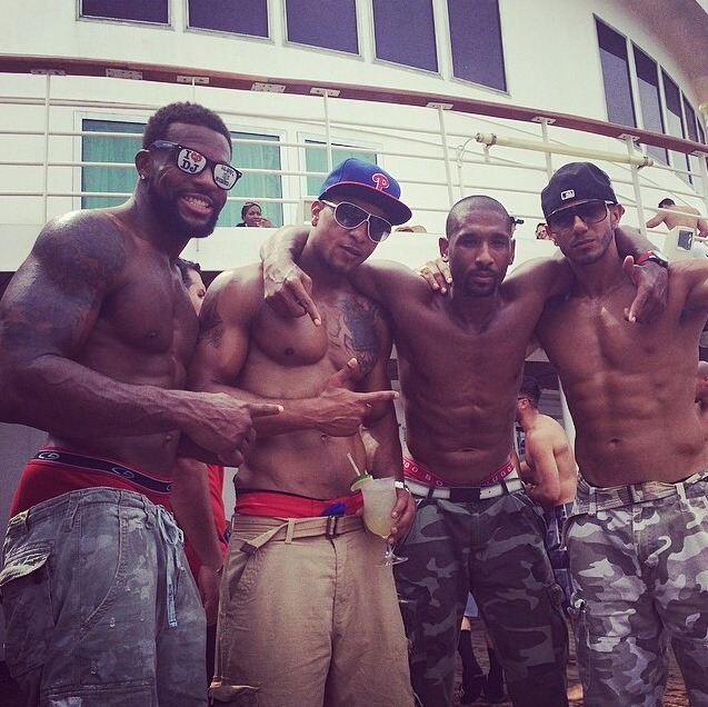 leonrob2041:  seeker310:  christmascame2day:  Braylon and his ridiculously fit friends