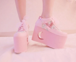 overly-sweet:    ♡ Platform Shoes ♡ 