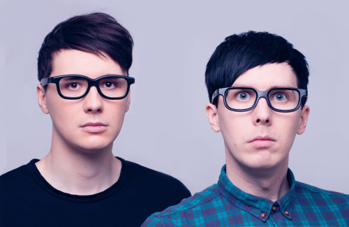 octolevi:danandphilhq:iBook page 98-99. The Internet News.4606 x 2998full quality linkno offence but