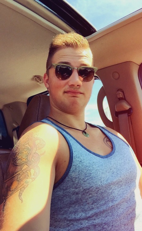 toomanycookes1:  What a great summer day! I love these glasses and my tank 😁😁😁