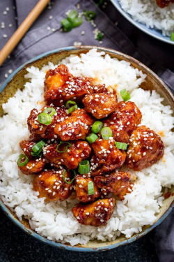 verticalfood:Crispy Sesame Chicken with a Sticky Asian Sauce