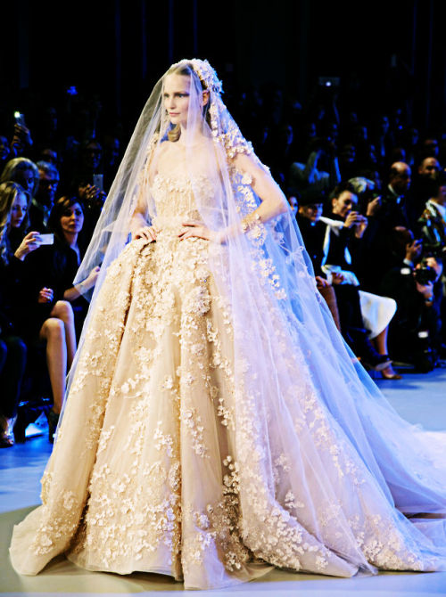 fuckyeahfashioncouture:  Elie Saab Haute Couture Spring 2014 Wedding Dress Detail