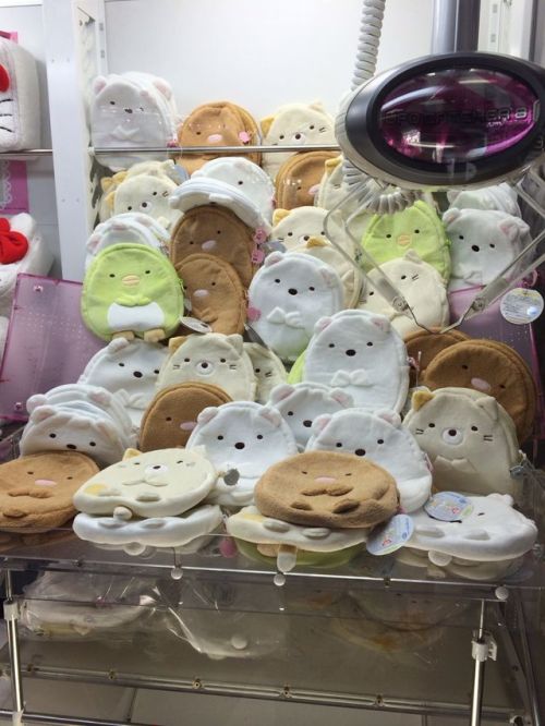 ufocatcheraddict:  Sumikko gurashi pouches!  want…