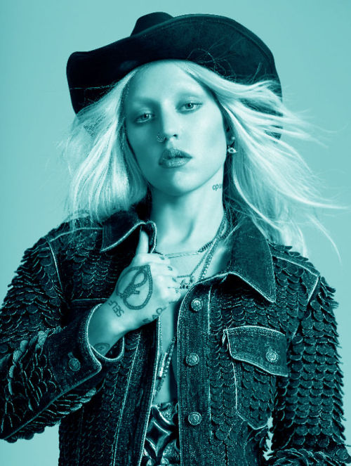 Brooke Candy by Liam Warwick for Wonderland Magazine http://its-erva-venenosa.tumblr.com/ - légalise