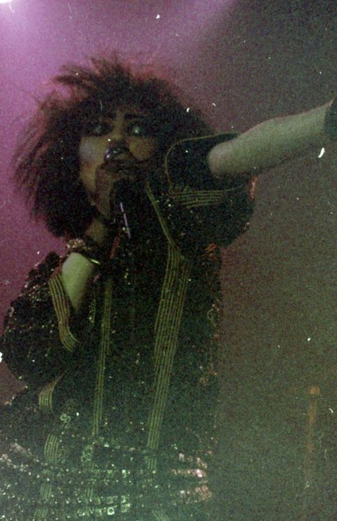 peeka-a-boo:  Siouxsie and the Banshees  Edenhal Amsterdam  April ‘86  