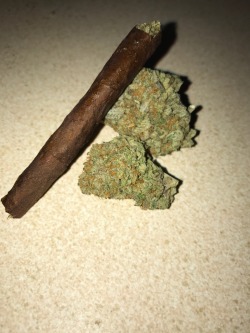 purplengabbana:  Backwoods and cookies